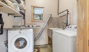 522 S 3rd St, Aurora, MN 55705