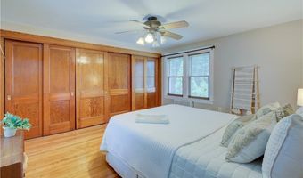 16 Evergreen St, Barrington, RI 02806
