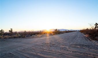 2641 S Javelina Rd, Yucca, AZ 86438