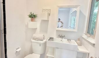6819 SELKIRK, Bethesda, MD 20817