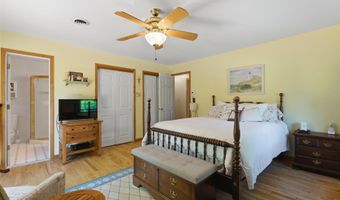 10 Sabin Dr, Airmont, NY 10901