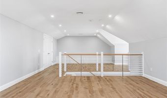 1046 Ocean Rd, Narragansett, RI 02882