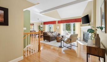 11 Swan Ln, Andover, MA 01810