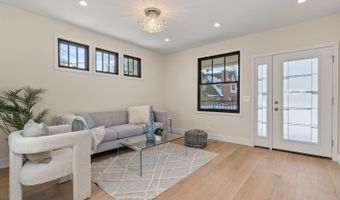 415 N Haddow Ave, Arlington Heights, IL 60004