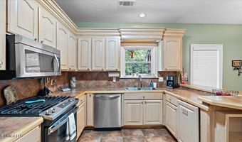 161 Goshen Springs Ln, Brandon, MS 39047