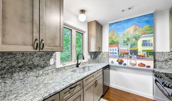 1 Mellor Ct, Bella Vista, AR 72715