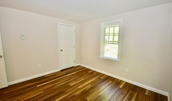 71 Baldwin Dr, Bangor, ME 04401