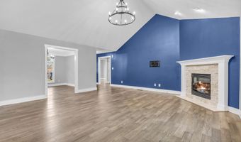 6686 Woodcrest Dr, Avon, IN 46123