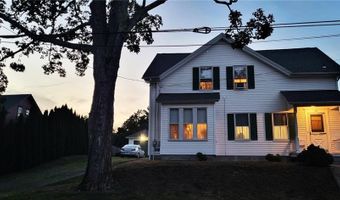 15 Lincoln Ave, Coventry, RI 02816