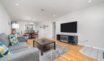 39 Manorwood Dr 39, Branford, CT 06405