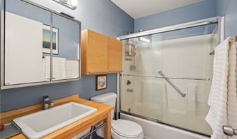1605 Winona Blvd 102, Los Angeles, CA 90027