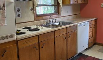 118 E Concord St, Athens, WV 24712