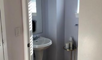 1633 N COLONIAL Ter 201, Arlington, VA 22209