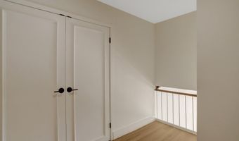 1200 N NASH St 811, Arlington, VA 22209