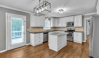 125 Lake Picketts Dr, Acworth, GA 30101