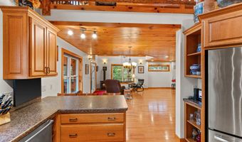 8840 SPRING LAKE Rd, Amherst, WI 54406