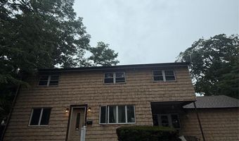 99 Searingtown Rd 2nd Fl, Albertson, NY 11507