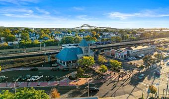 92 W 6TH St, Bayonne, NJ 07002