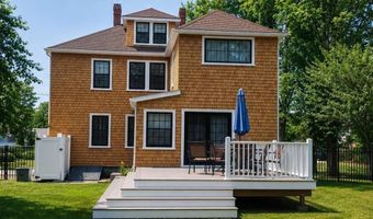 30 Gibson Ave, Narragansett, RI 02882