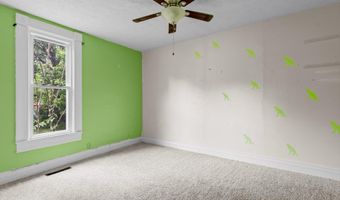 537 S Jefferson Ave, Aurora, MO 65605