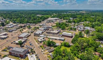 111 College St, Batesville, MS 38606