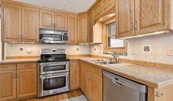 611 11th St SW, Austin, MN 55912