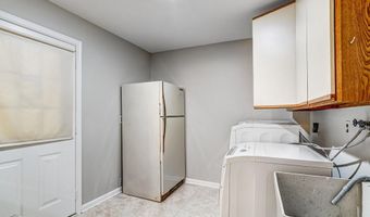 8402 CAMDEN St, Alexandria, VA 22308