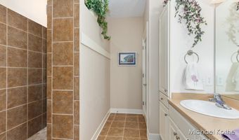 7443 Watermark Dr 32, Allendale, MI 49401