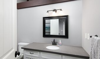 9976 Grandview Dr, La Mesa, CA 91941