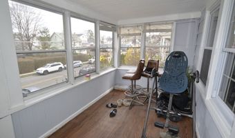 12 Division St, Danbury, CT 06810
