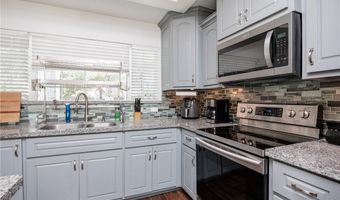 320 S 10th St, Aransas Pass, TX 78336