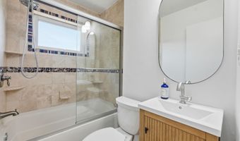 19 E MYRTLE St A, Alexandria, VA 22301