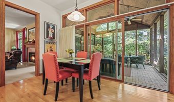 1059 Oakwood Dr, Alliance, OH 44601