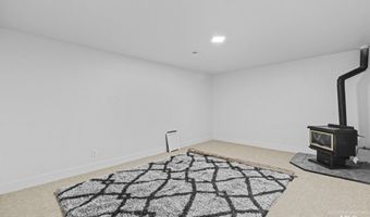 4660 Hawthorne Rd, Chubbuck, ID 83202