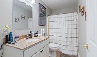 15 Fieldstone Dr, Augusta, ME 04330