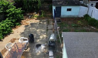 18 Glen St, East Providence, RI 02915