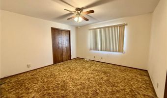 205 S Traster St, Altamont, KS 67330