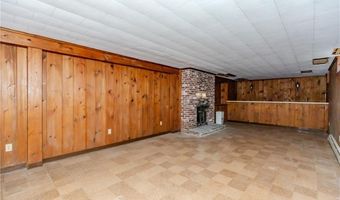 23 Roselawn Ave, North Smithfield, RI 02824