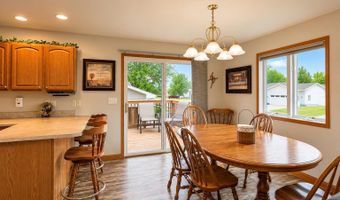 705 SW 13th Ave, Aberdeen, SD 57401