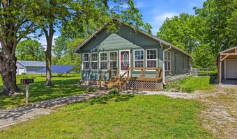 335 E Cofield St, Aurora, MO 65605