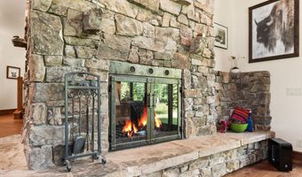 500 Wild Swan Trl, Bigfork, MT 59911