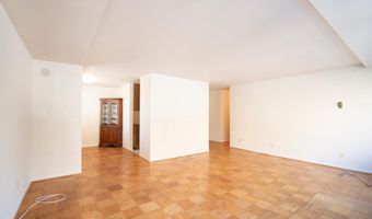 1210 N TAFT St 201, Arlington, VA 22201