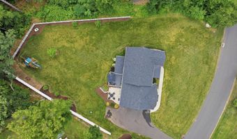 43 Oak Ridge Dr, Avon, CT 06001