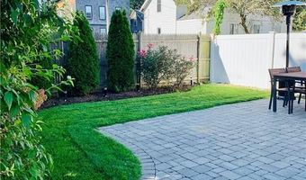13 Lucas Ave, Newport, RI 02840