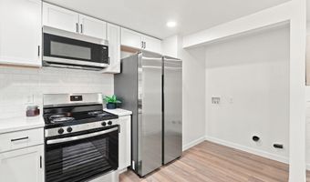 233 S Division St, Auburn, IN 46706