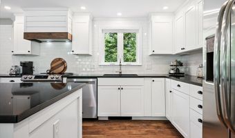 121 Packard Dr, Bangor, ME 04401