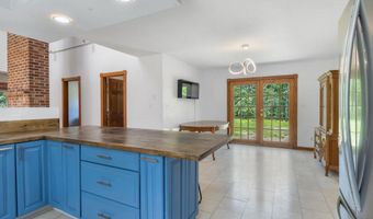 314 Wentworth Rd, Brookfield, NH 03872