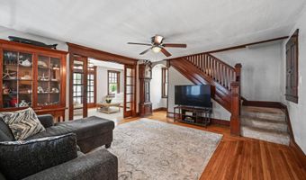 33 S 11TH St, Akron, PA 17501