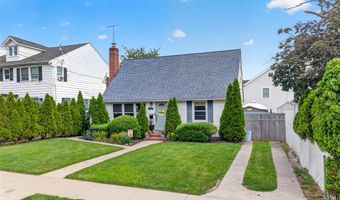 131 Dorset Ave, Albertson, NY 11507