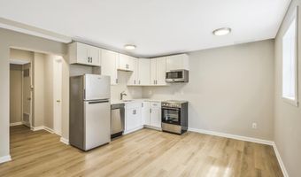 706 N CLEVELAND St, Arlington, VA 22201